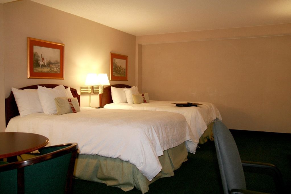 Hampton Inn & Suites Florence Center Room photo