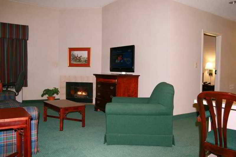 Hampton Inn & Suites Florence Center Room photo